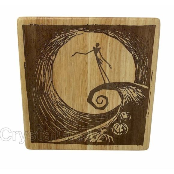 Disney Nightmare Before Christmas Wood Cheese Board And Tools cutting board set - Picture 10 of 10
